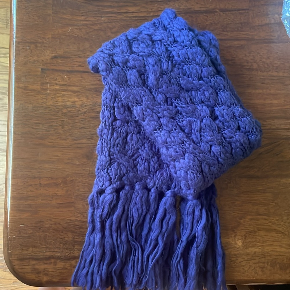 American Eagle Heavy Knit Scarf